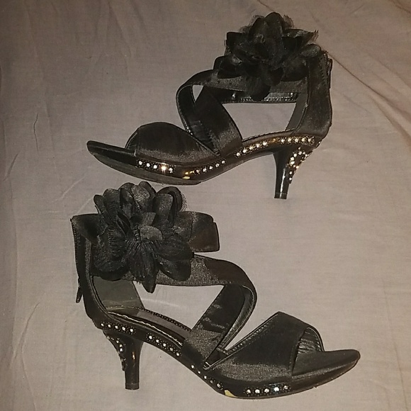 Heels - Picture 2 of 4